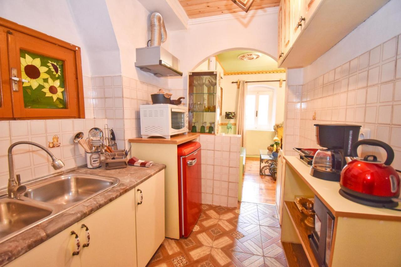 Venetian Well Gallery Apartment In Corfu Old Town Exterior foto